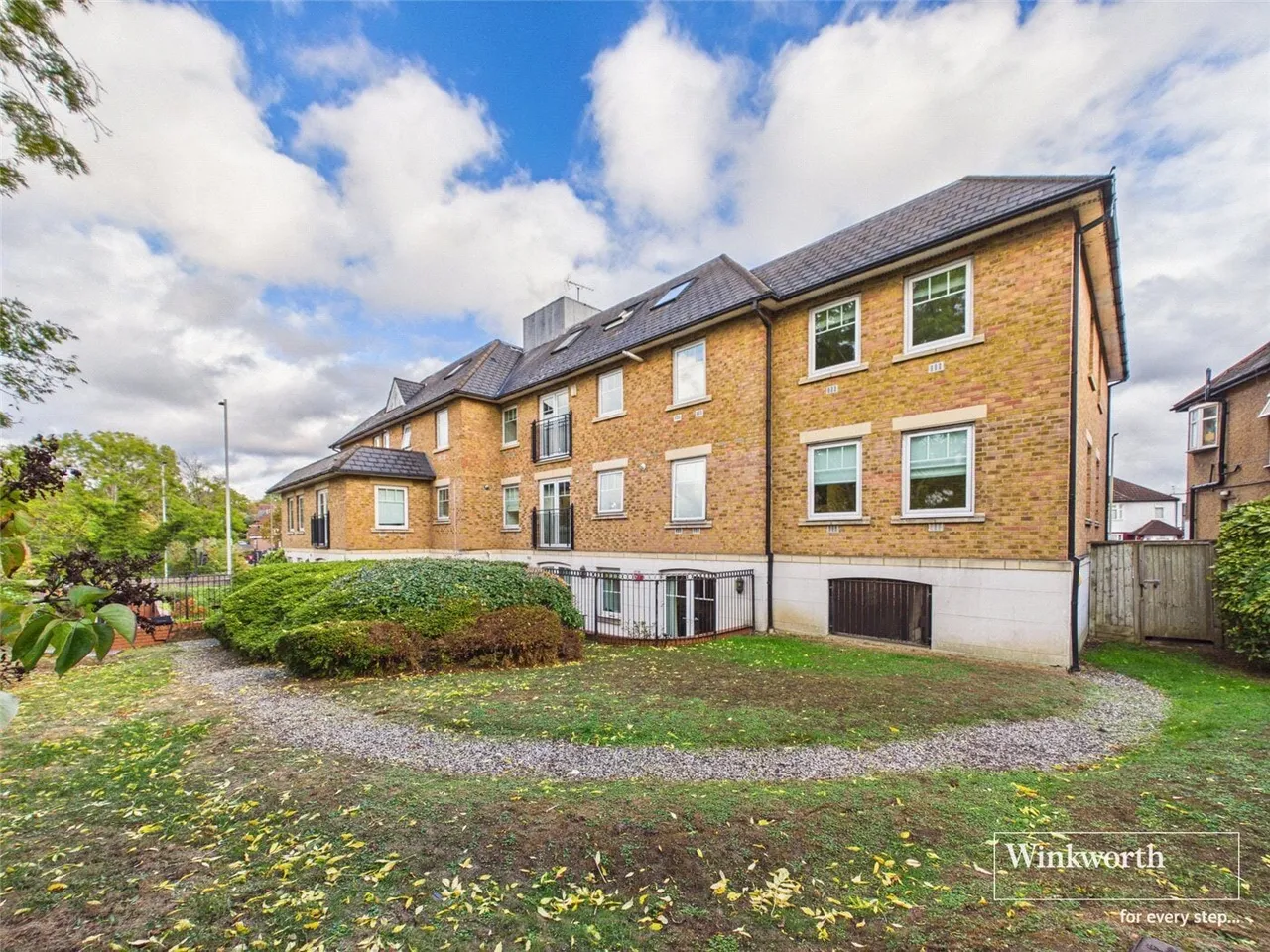 Finchley Lane, London, NW4, photo 21