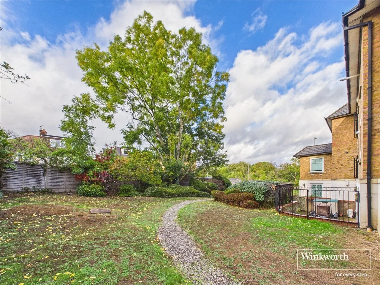 Finchley Lane, London, NW4, photo 16