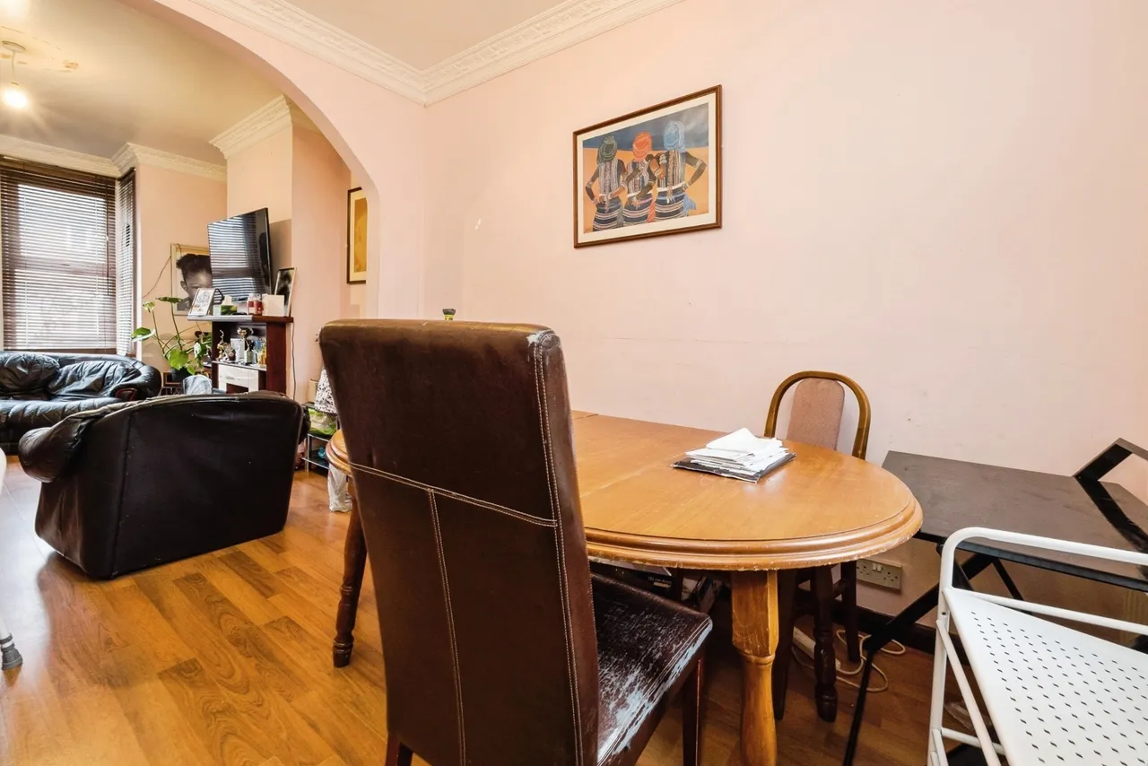 Peterborough Road, London, E10, photo 8
