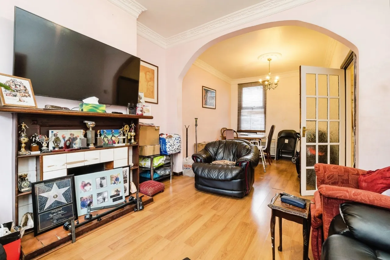 Peterborough Road, London, E10, photo 7