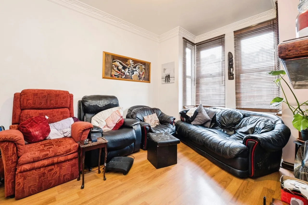 Peterborough Road, London, E10, photo 4