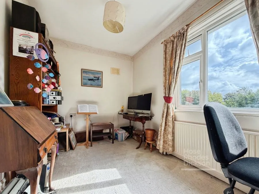 Calbourne Road, Newport, PO30, photo 13