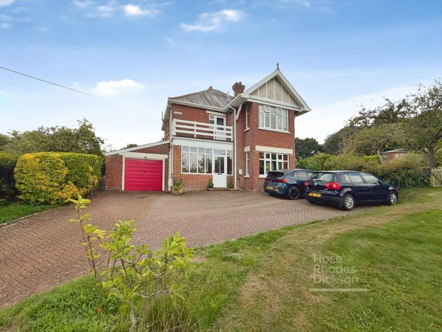 4 bed house for sale, Calbourne Road, Newport, PO30