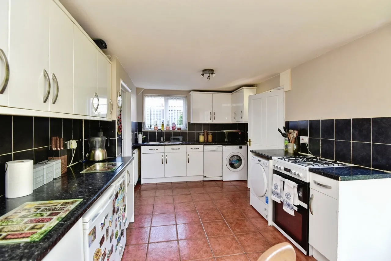 Shawport Avenue, Newcastle, Staffordshire, ST5, photo 4