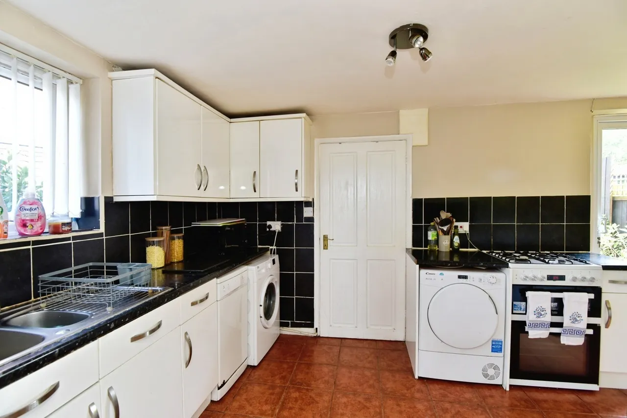 Shawport Avenue, Newcastle, Staffordshire, ST5, photo 5