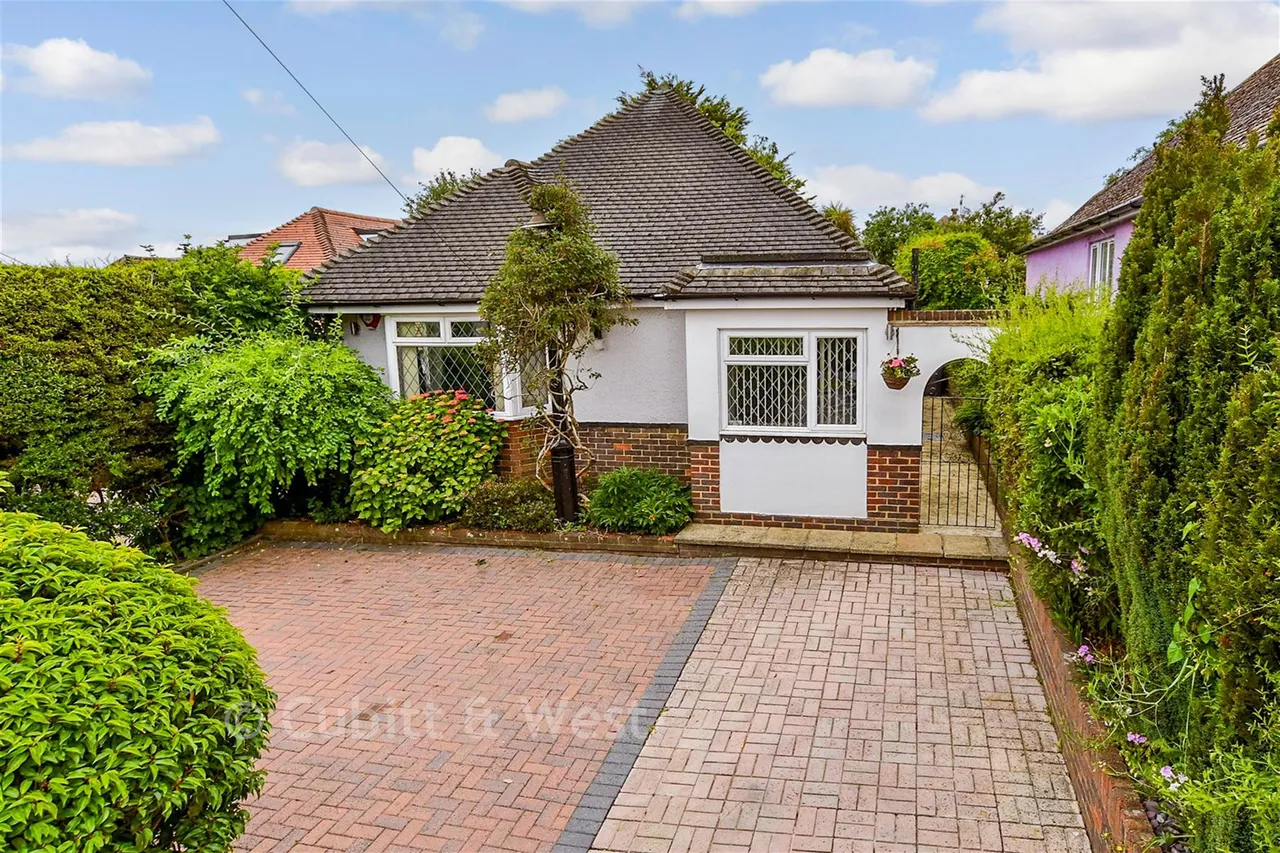 3 bed house for sale, Falmer Road, Woodingdean, BN2