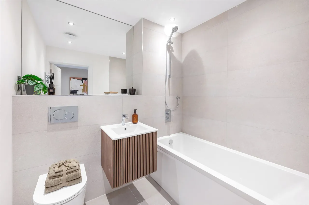 Thornton Road, London, SW12, photo 6