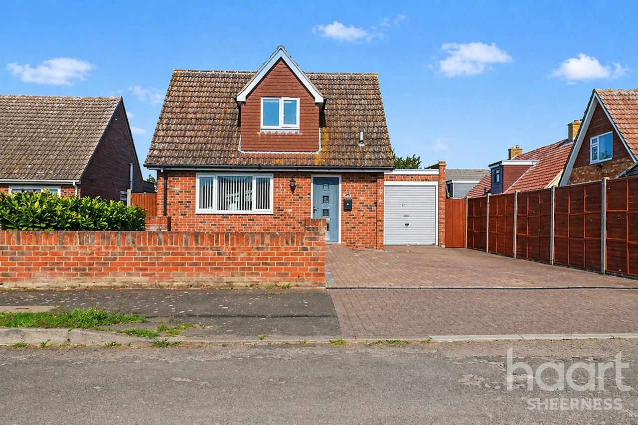 2 bed house for sale, Dreadnought Avenue, Minster, ME12