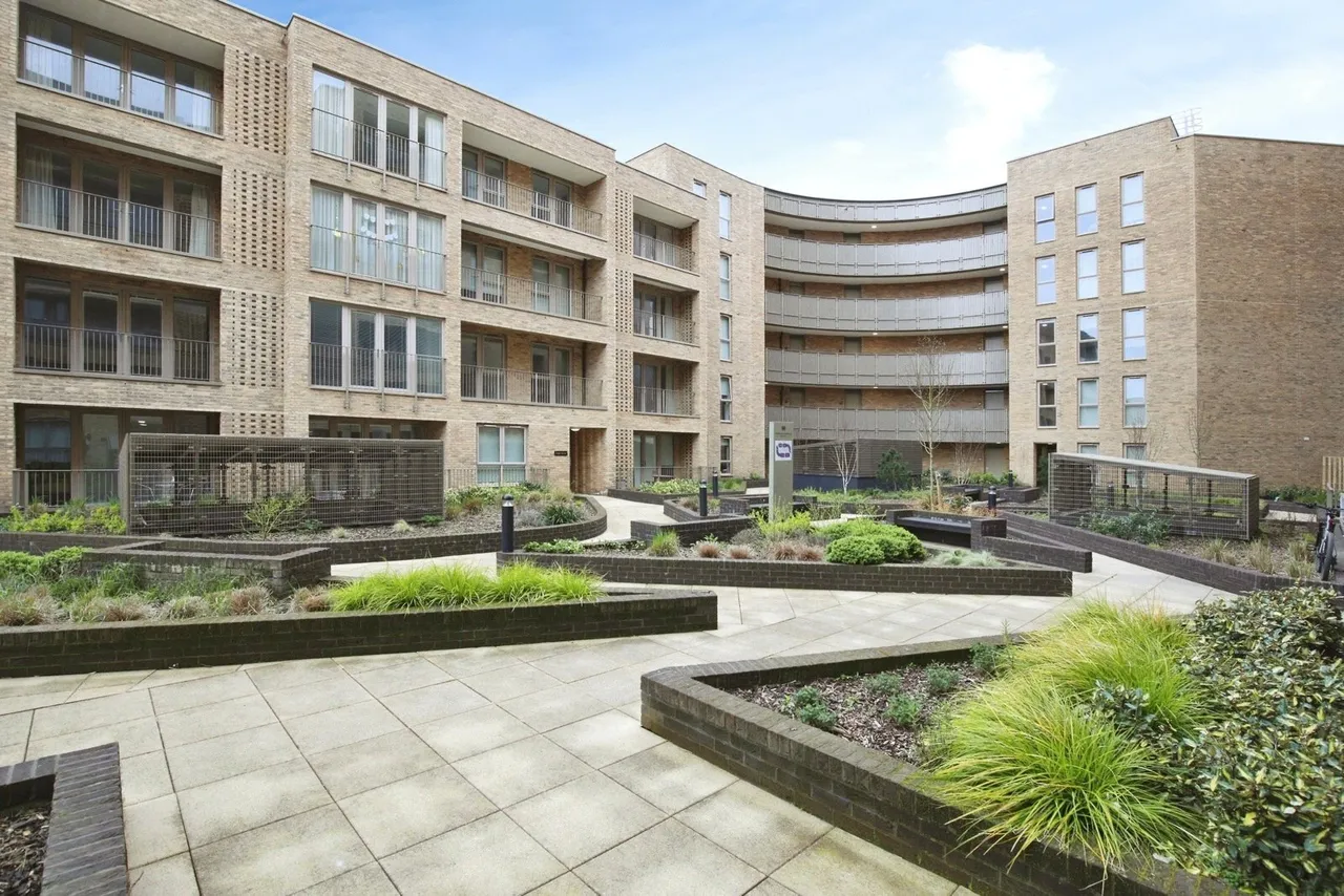 Kings Road, Newbury, RG14, photo 2