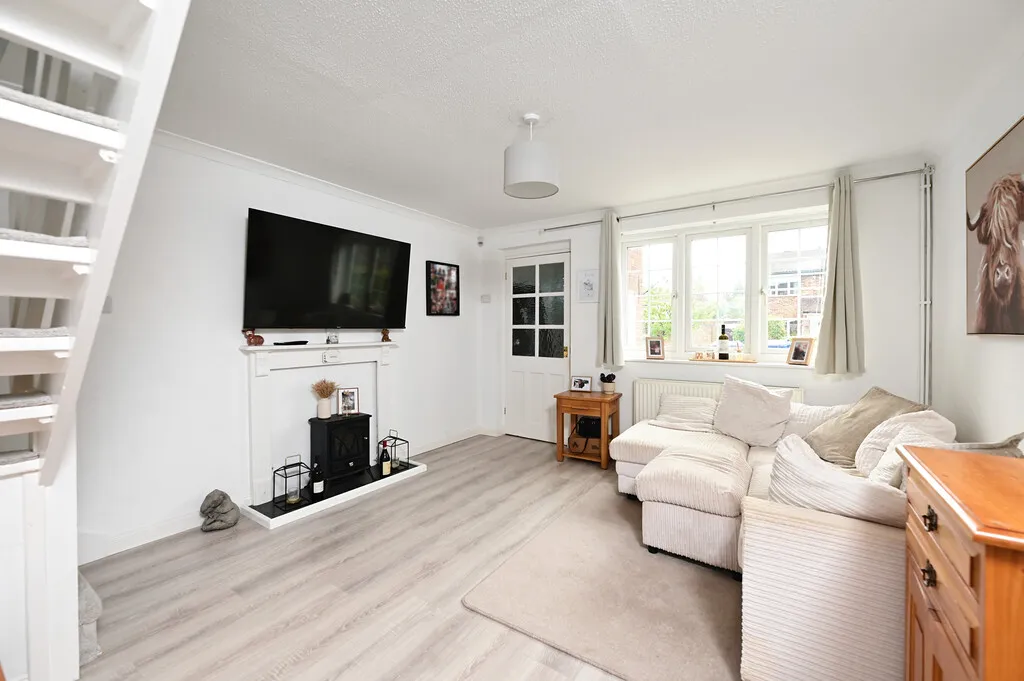 Cherrytree Close, Owlsmoor, GU47, photo 3