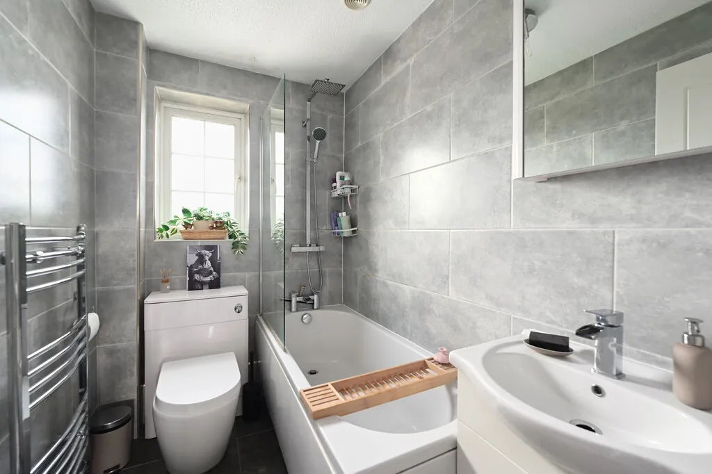 Cherrytree Close, Owlsmoor, GU47, photo 8