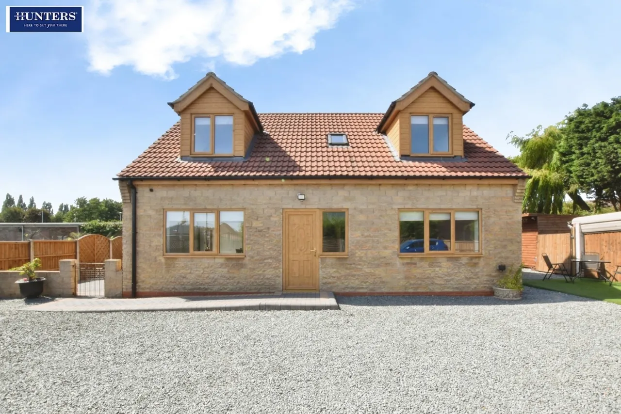 3 bed house for sale — Corby Road, Scunthorpe