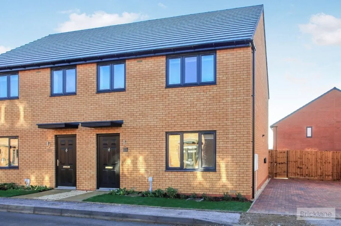4 bed house to rent, Stonemason Way, Peterborough, PE4