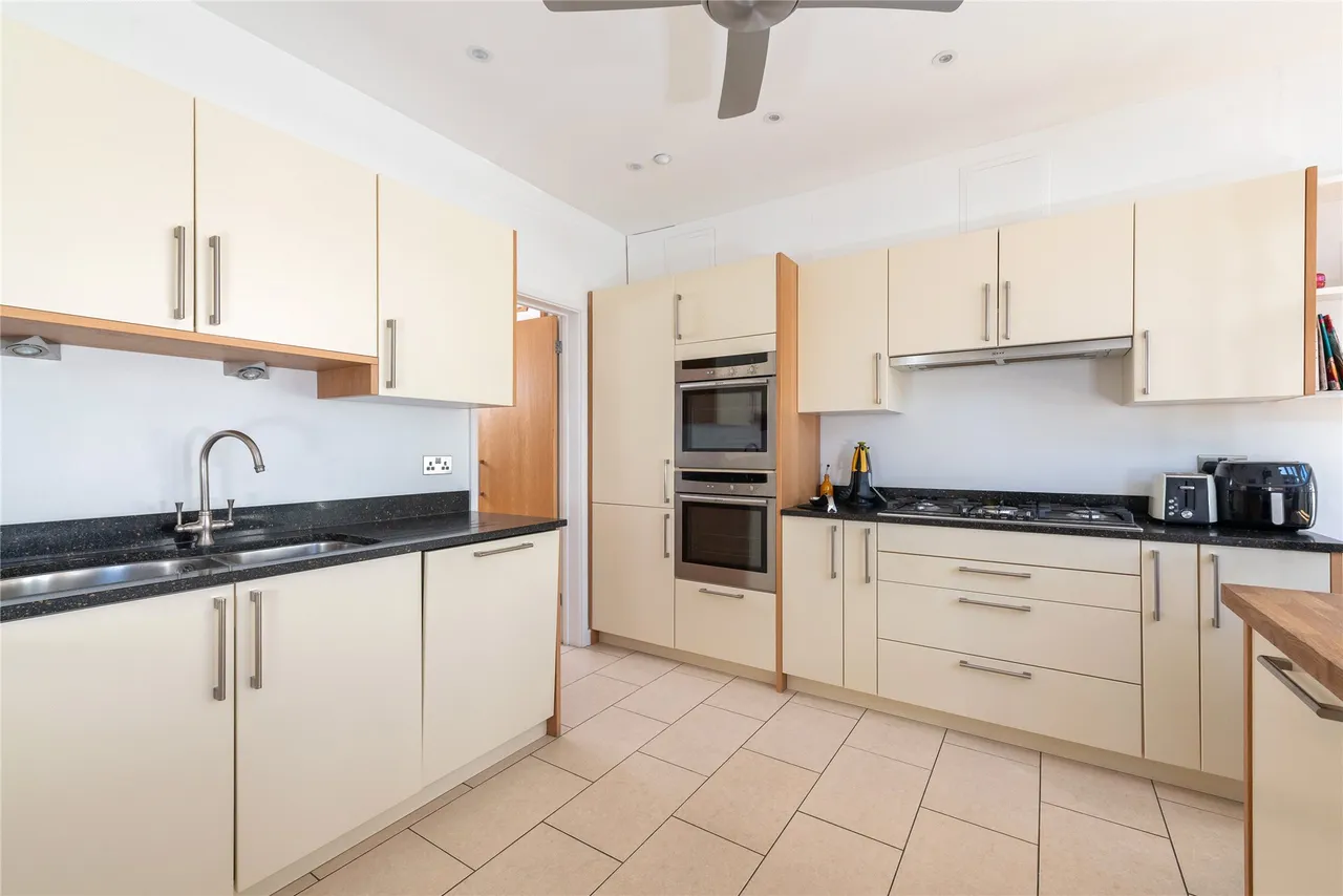 Tilehouse Street, Hitchin, SG5, photo 22