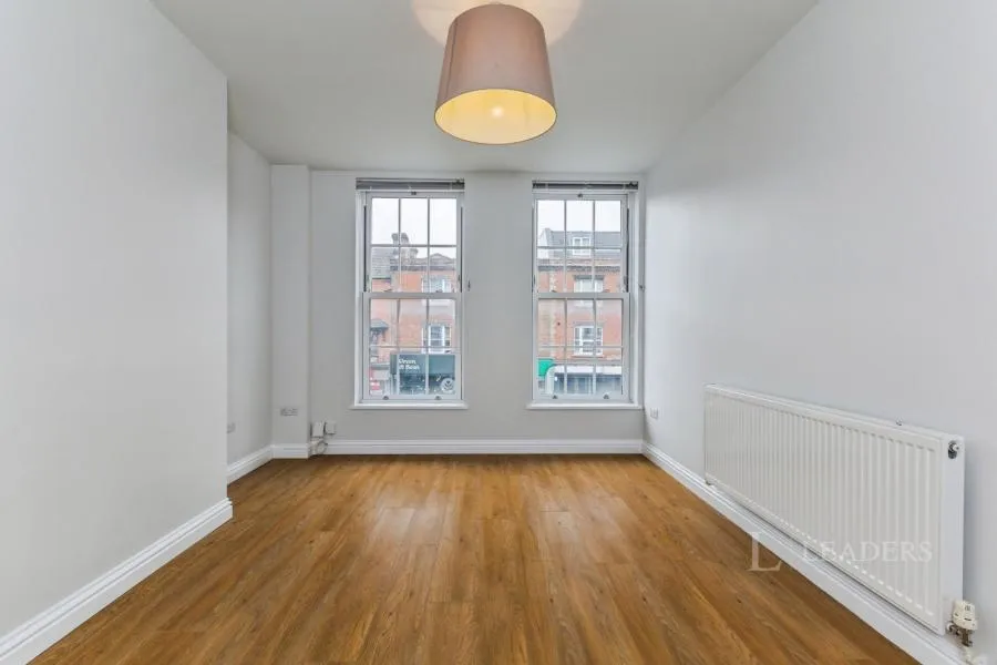 High Street, Epsom, KT19, photo 2