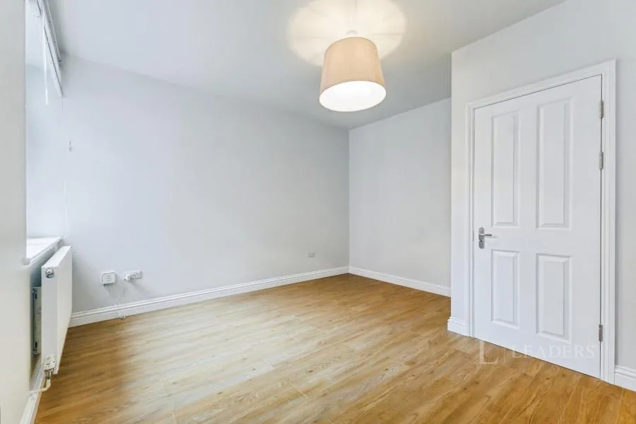 High Street, Epsom, KT19, photo 10