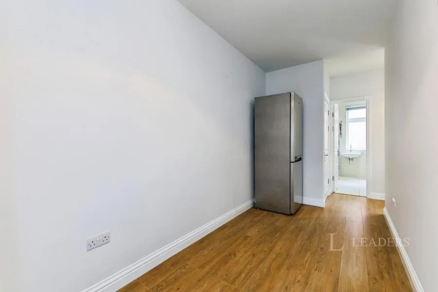 High Street, Epsom, KT19, photo 6