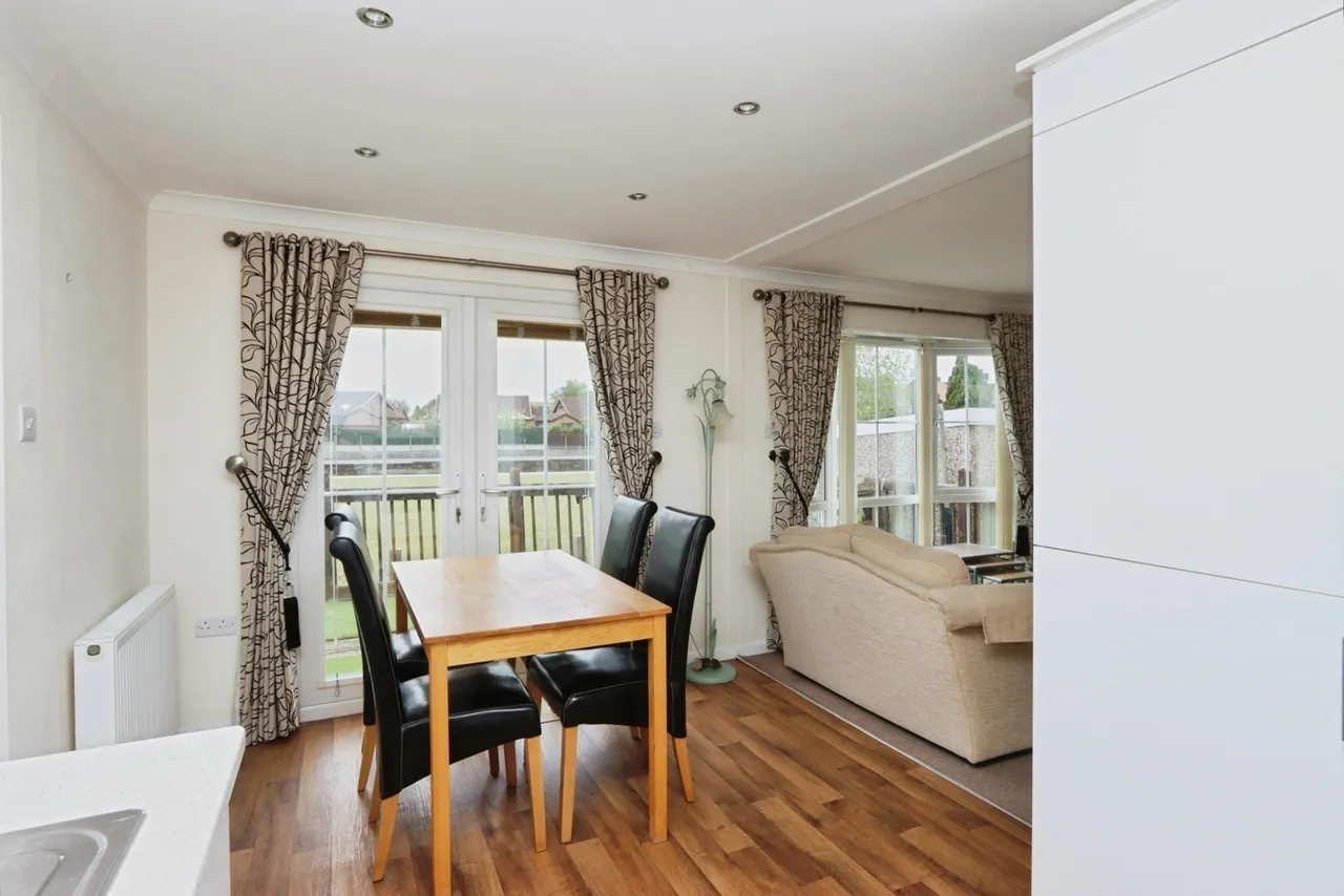 Riverdale Park, Bent Lane, Staveley, Chesterfield, S43, photo 6