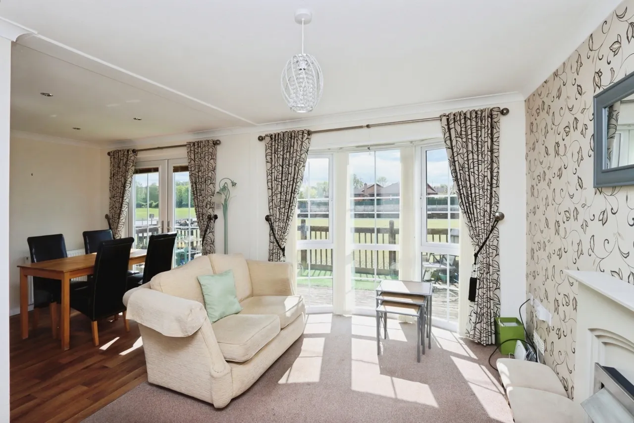 Riverdale Park, Bent Lane, Staveley, Chesterfield, S43, photo 4