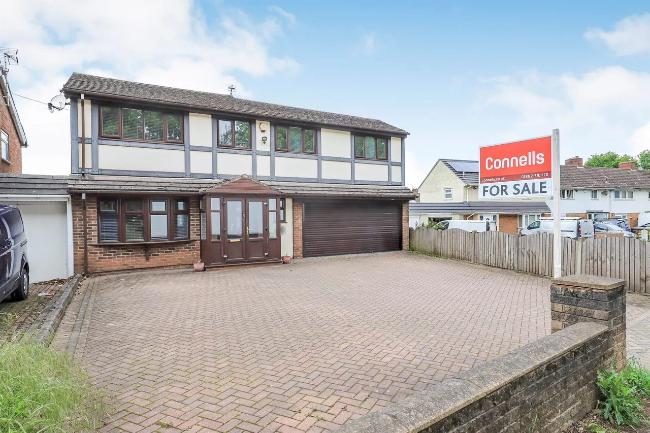 5 bed house for sale, Cannock Road, Featherstone, WV10