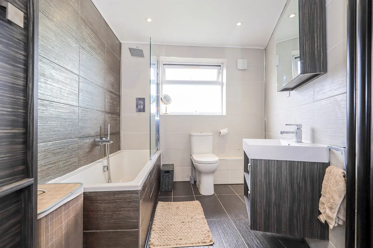 Cannock Road, Featherstone, WV10, photo 3