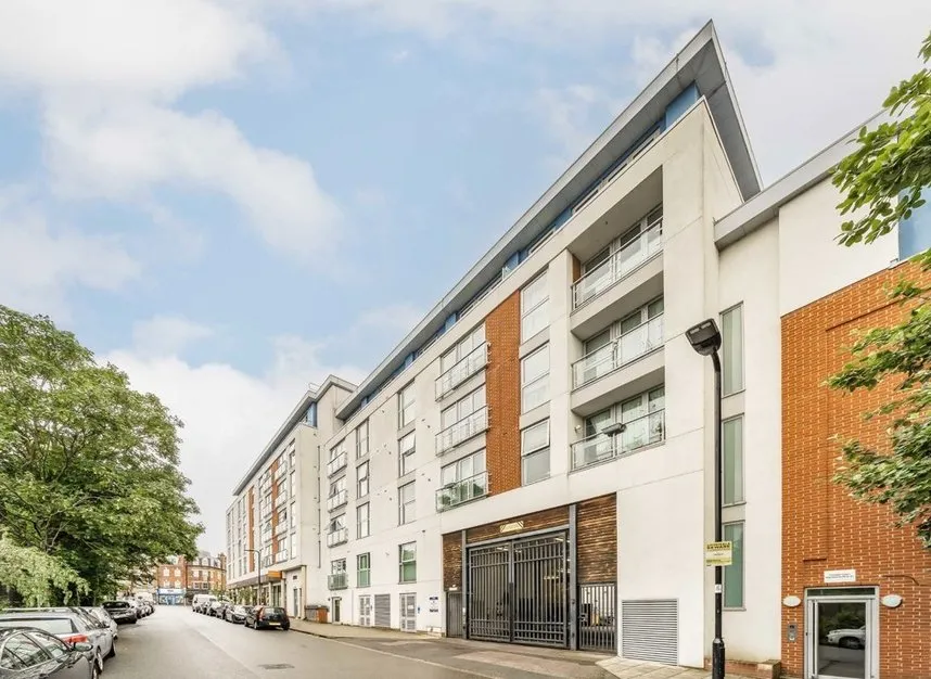 2 bed flat to rent — Granville Gardens, Ealing, W5