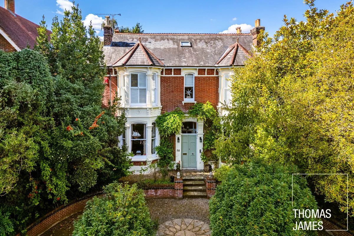 8 bed house for sale, Winchester, SO23