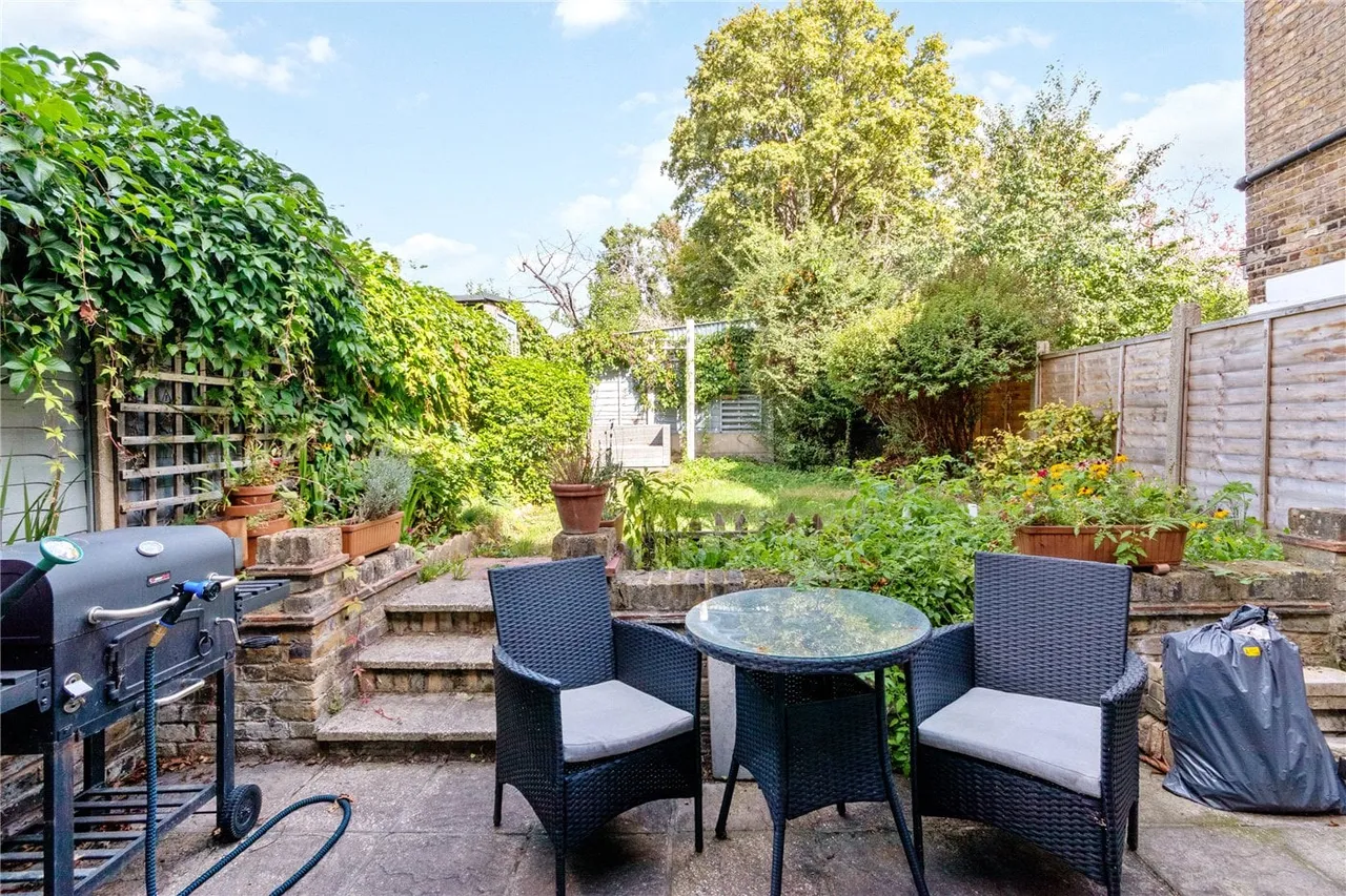Blackshaw Road, London, SW17, photo 2
