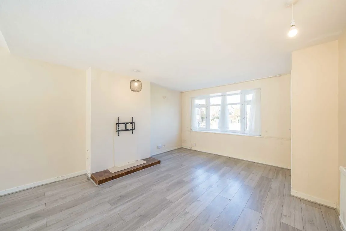 Osborne Close, TW13, photo 2