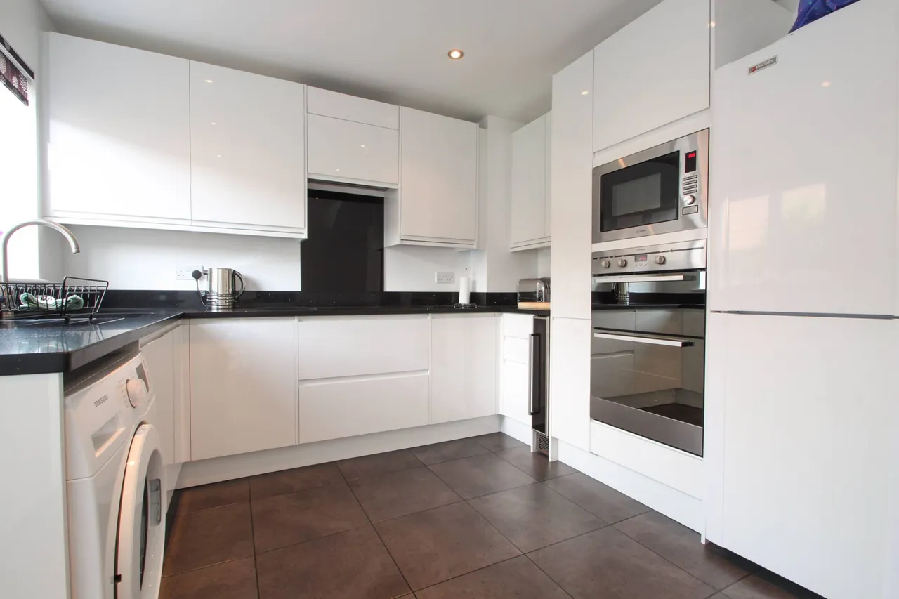 Knights Manor Way, Dartford, photo 5