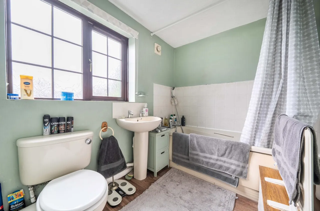 Haileybury Gardens, Hedge End, SO30, photo 7