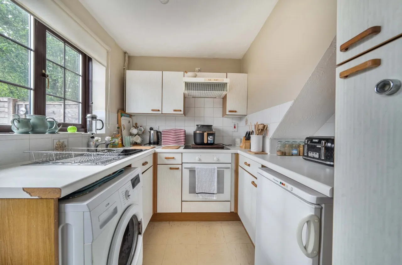 Haileybury Gardens, Hedge End, SO30, photo 5