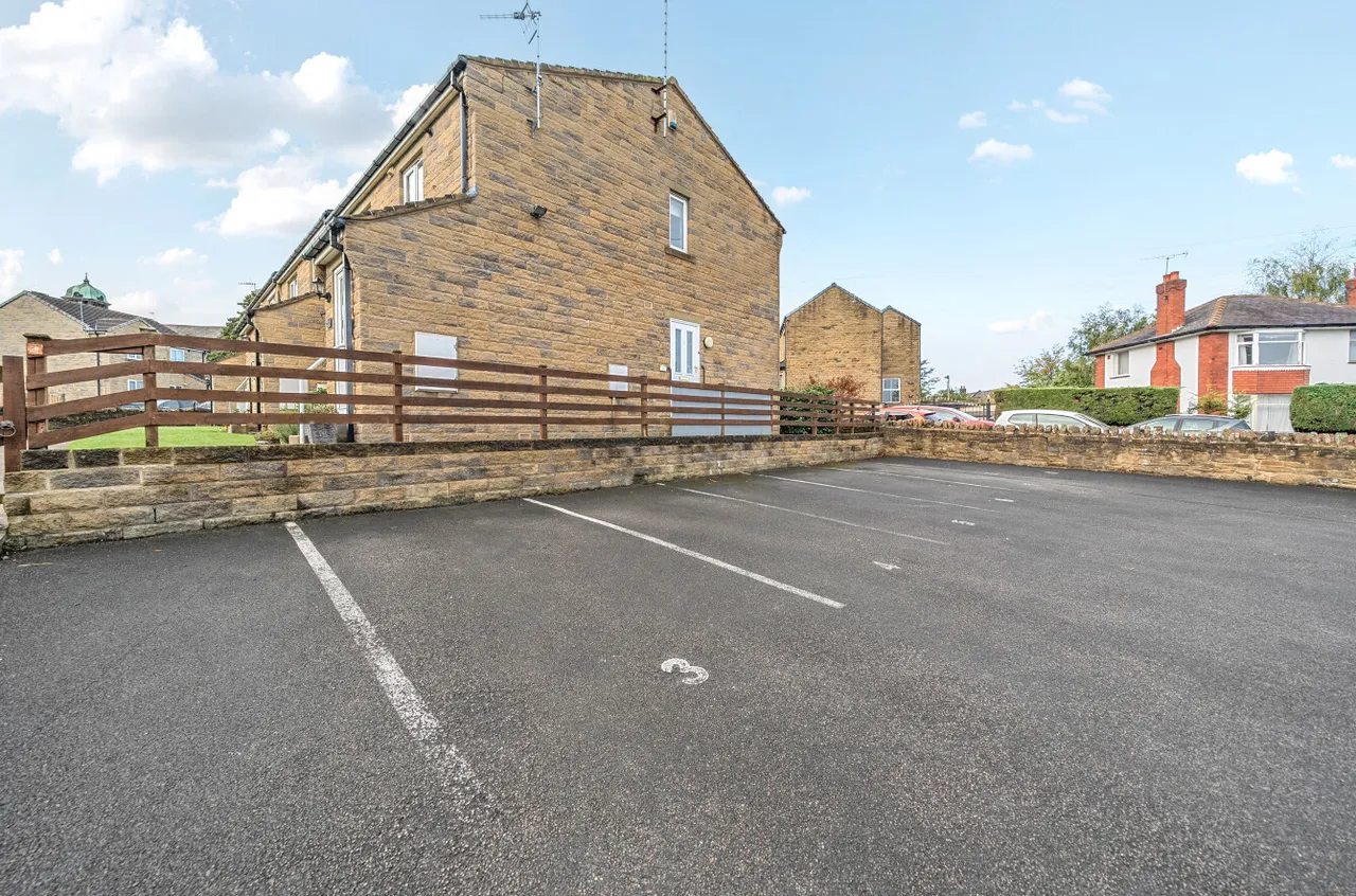 Mount Pleasant Court, Pudsey, LS28, photo 9