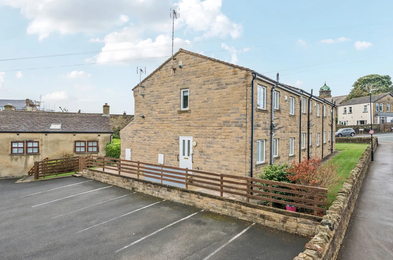 Mount Pleasant Court, Pudsey, LS28, photo 19