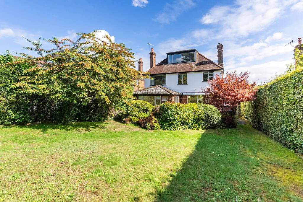 4 bed house for sale, Milton Avenue, Westcott, RH4