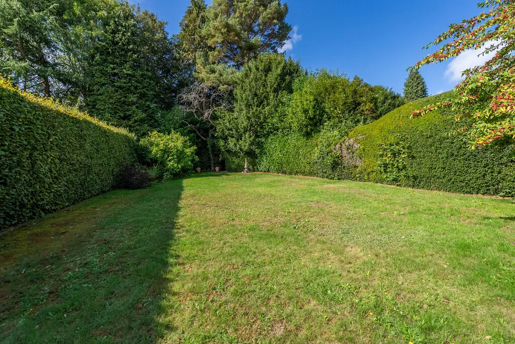 Milton Avenue, Westcott, RH4, photo 9