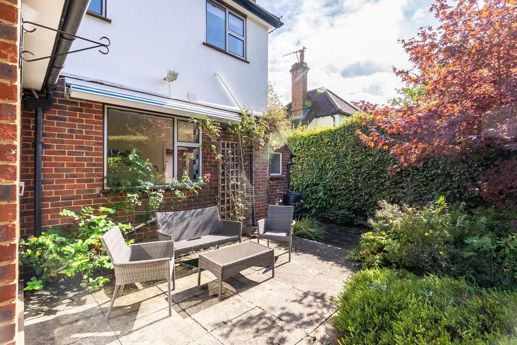 Milton Avenue, Westcott, RH4, photo 8