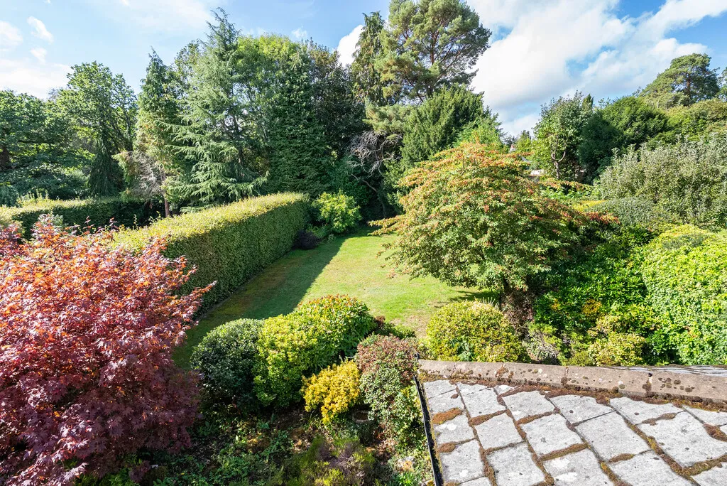 Milton Avenue, Westcott, RH4, photo 4
