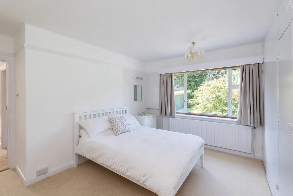 Milton Avenue, Westcott, RH4, photo 12