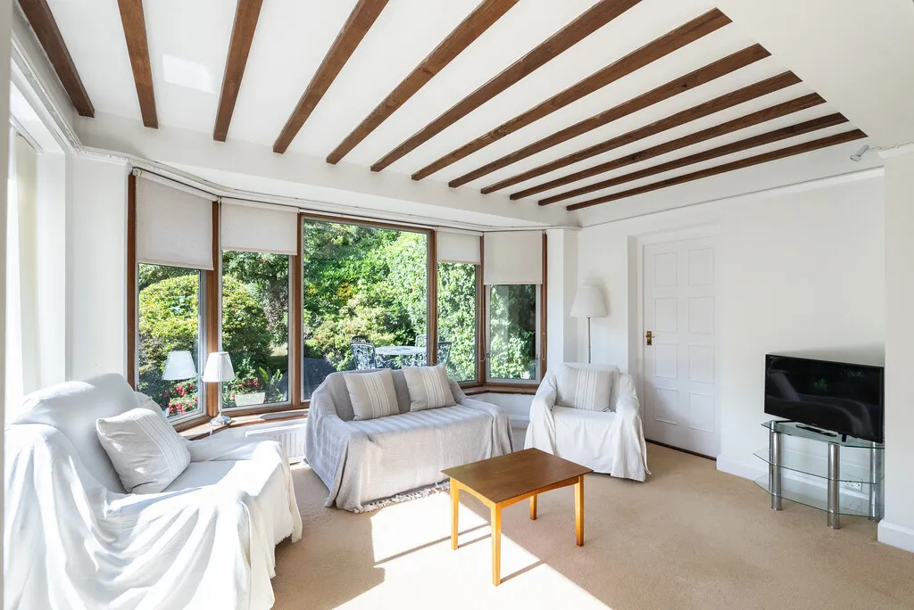 Milton Avenue, Westcott, RH4, photo 2