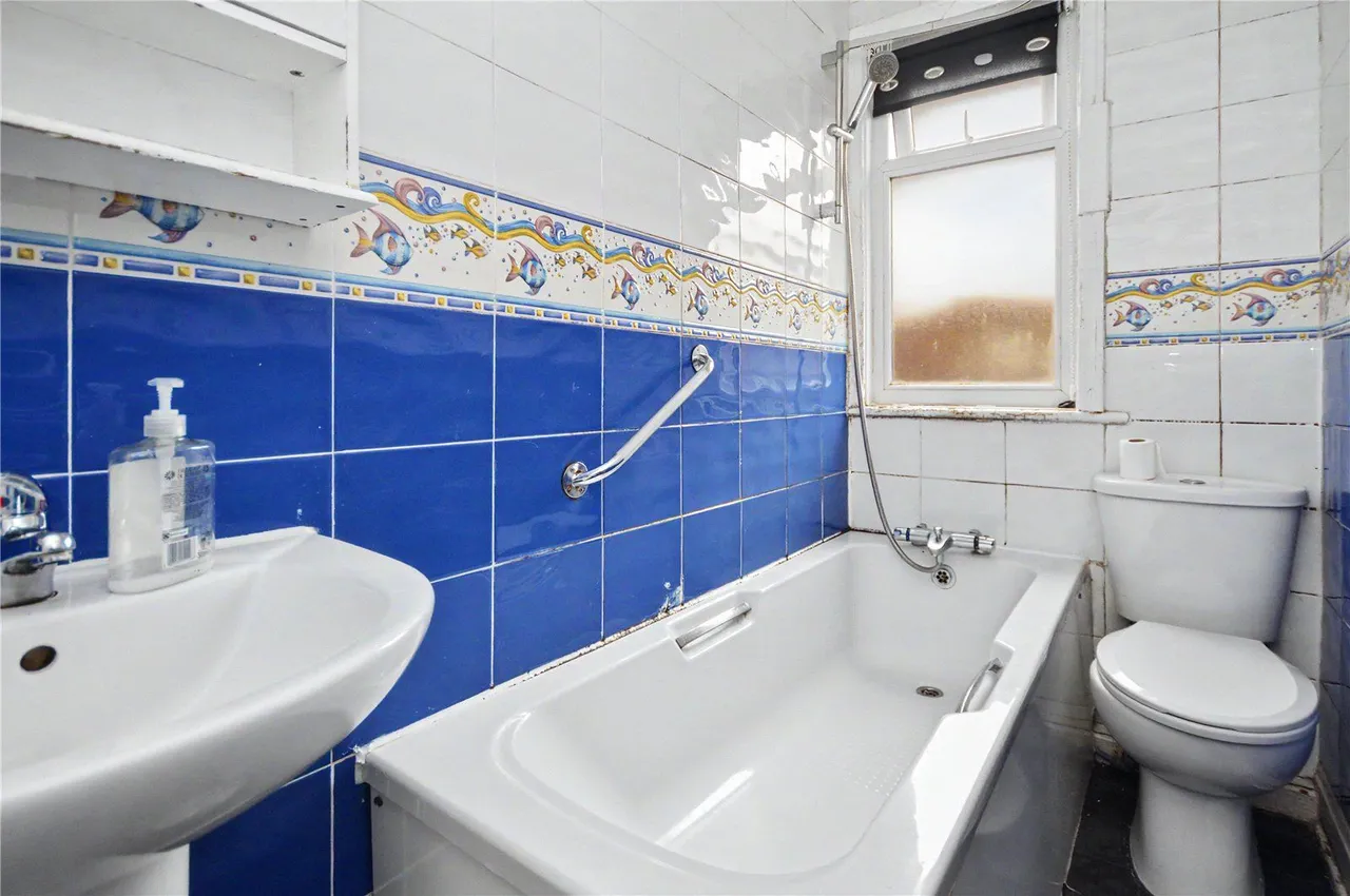 Parkfield Grove, Leeds, LS11, photo 9
