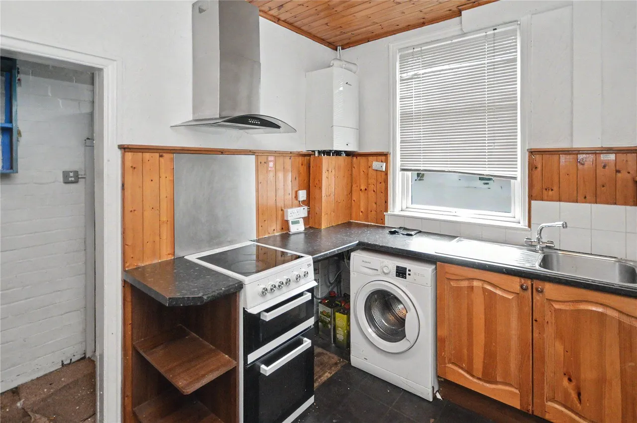 Parkfield Grove, Leeds, LS11, photo 4