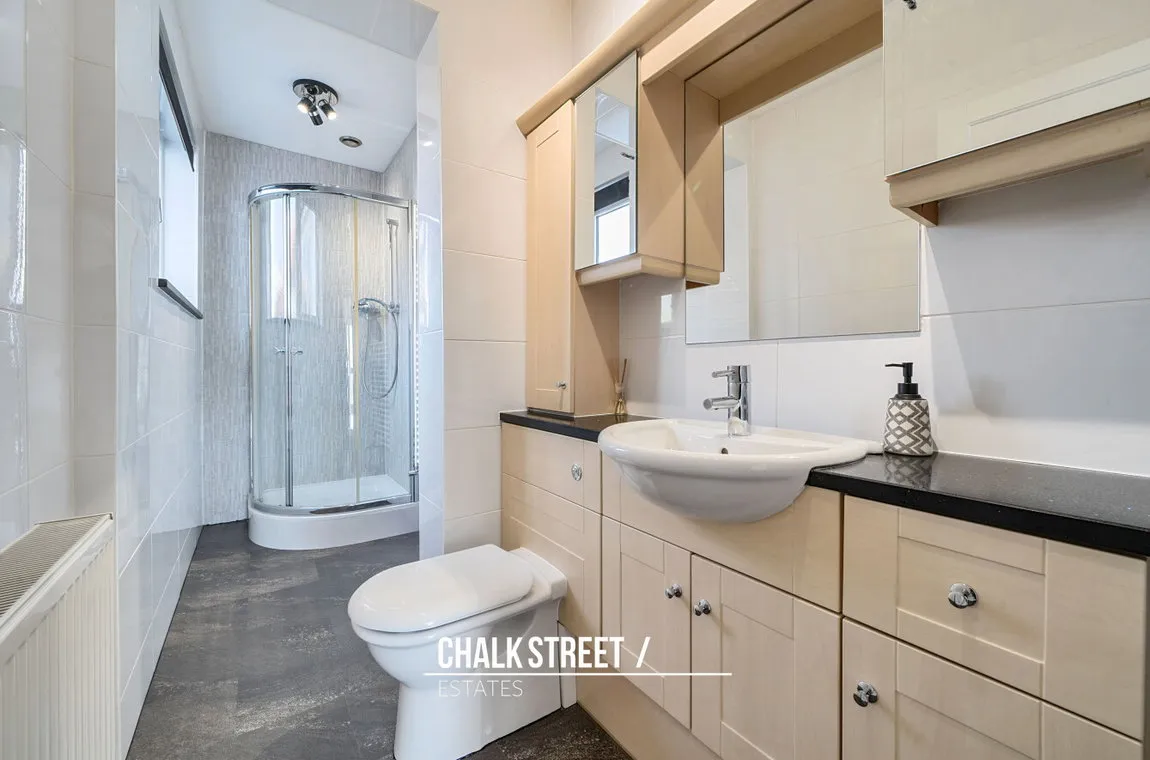 Babington Road, Hornchurch, Greater London, RM12 4AR, photo 12