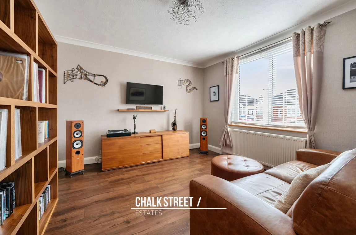 Babington Road, Hornchurch, Greater London, RM12 4AR, photo 10