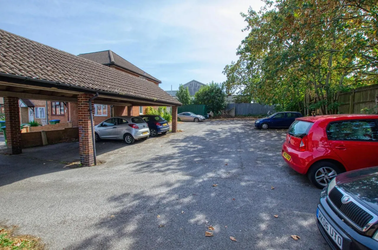 Bracklesham Close, Southampton, SO19 8TD, photo 8