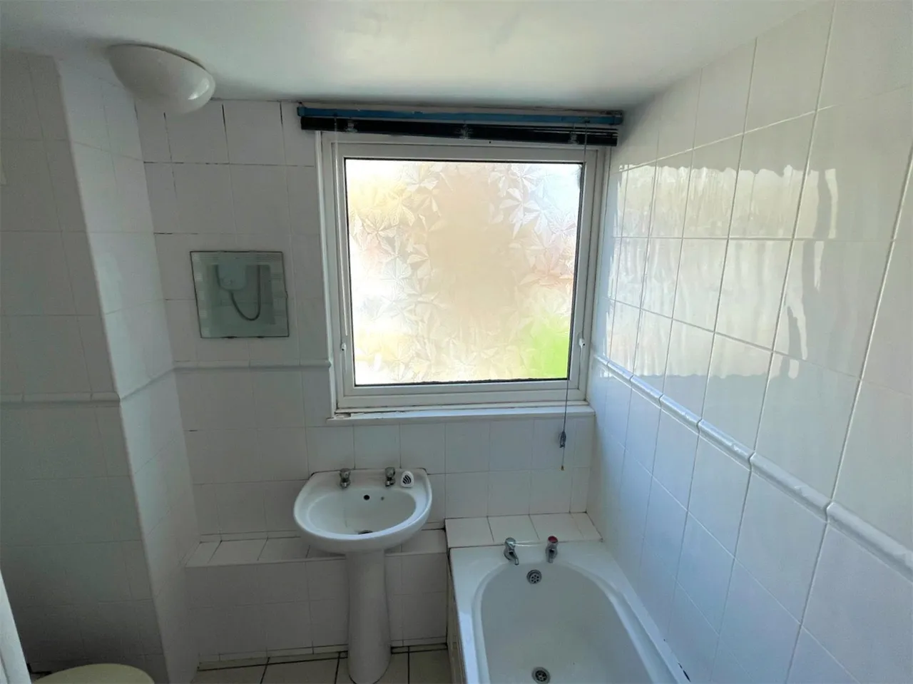 Bishops Walk, Aylesbury, Buckinghamshire, HP21, photo 4