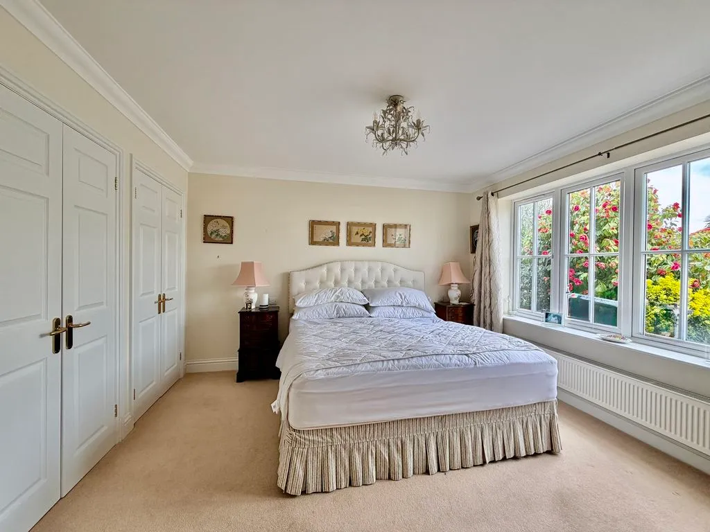 Sedgmoor Gardens, Flackwell Heath HP10 9AR, photo 10