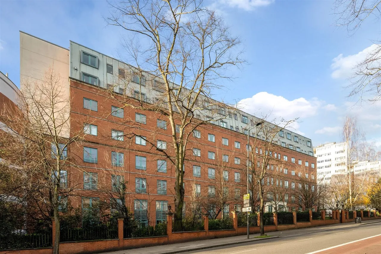 Shoot Up Hill, London, photo 4