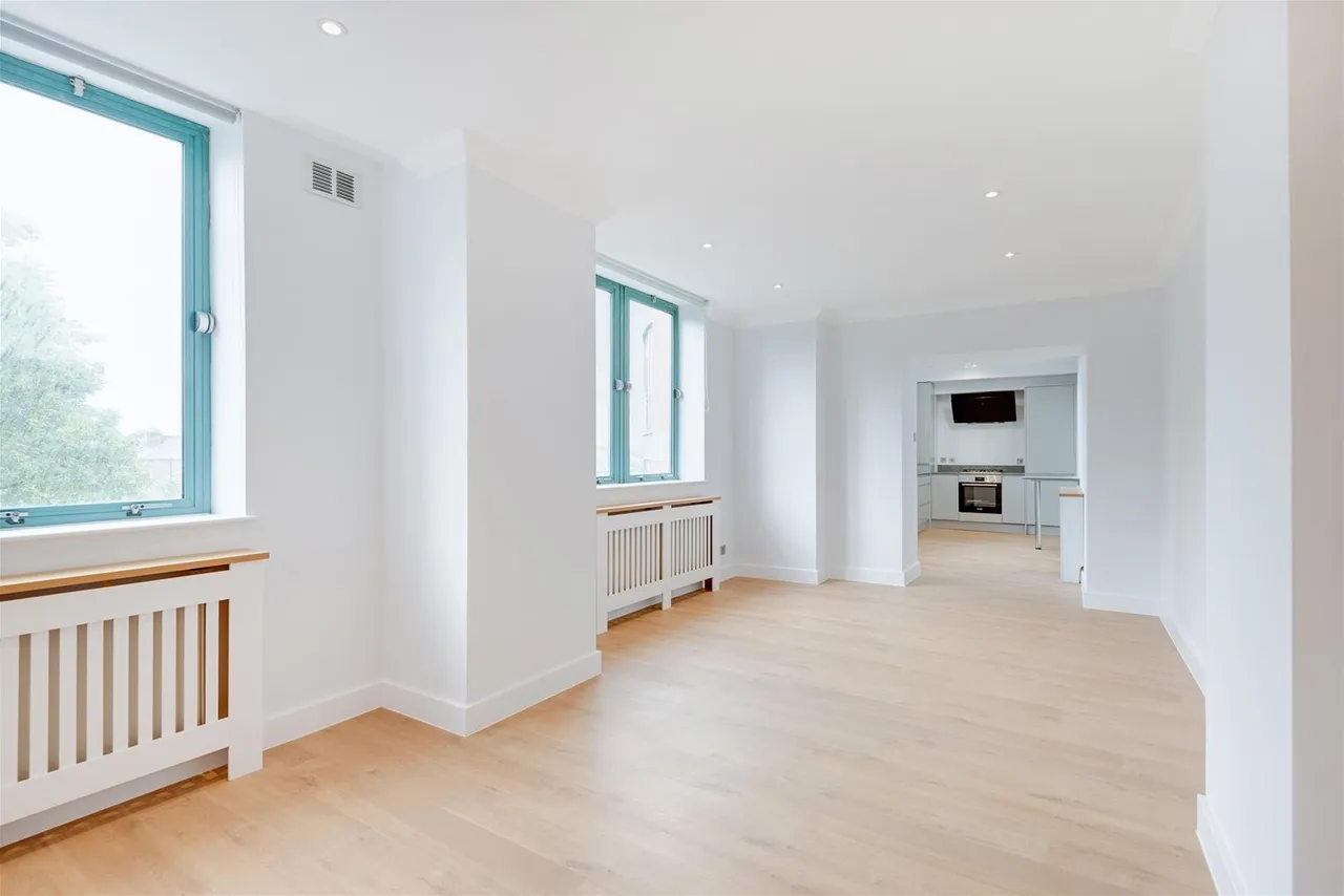 Shoot Up Hill, London, photo 10