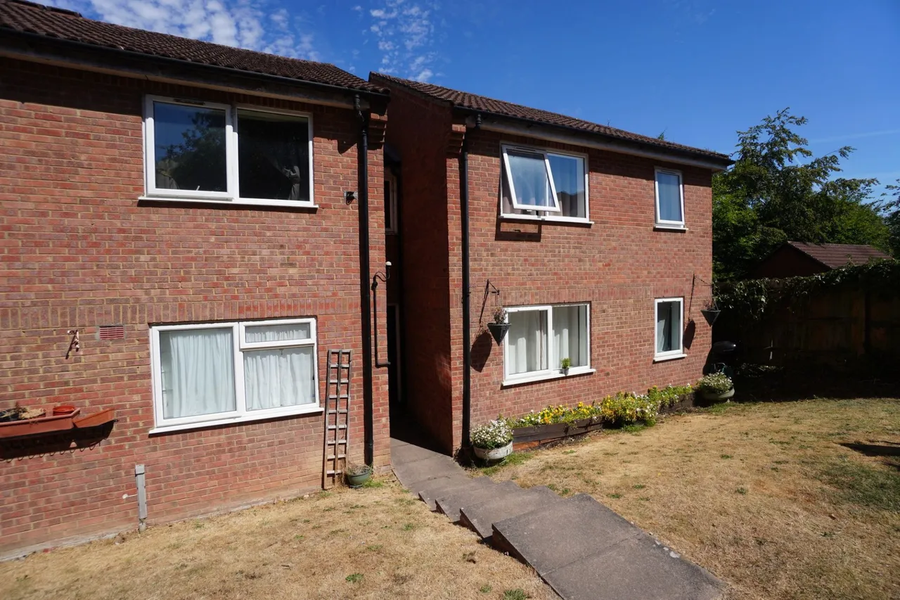 Eaton Avenue, High Wycombe, HP12, photo 12
